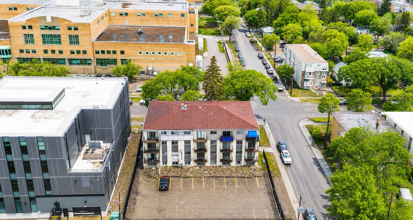 Avenue Apartments — photo 1