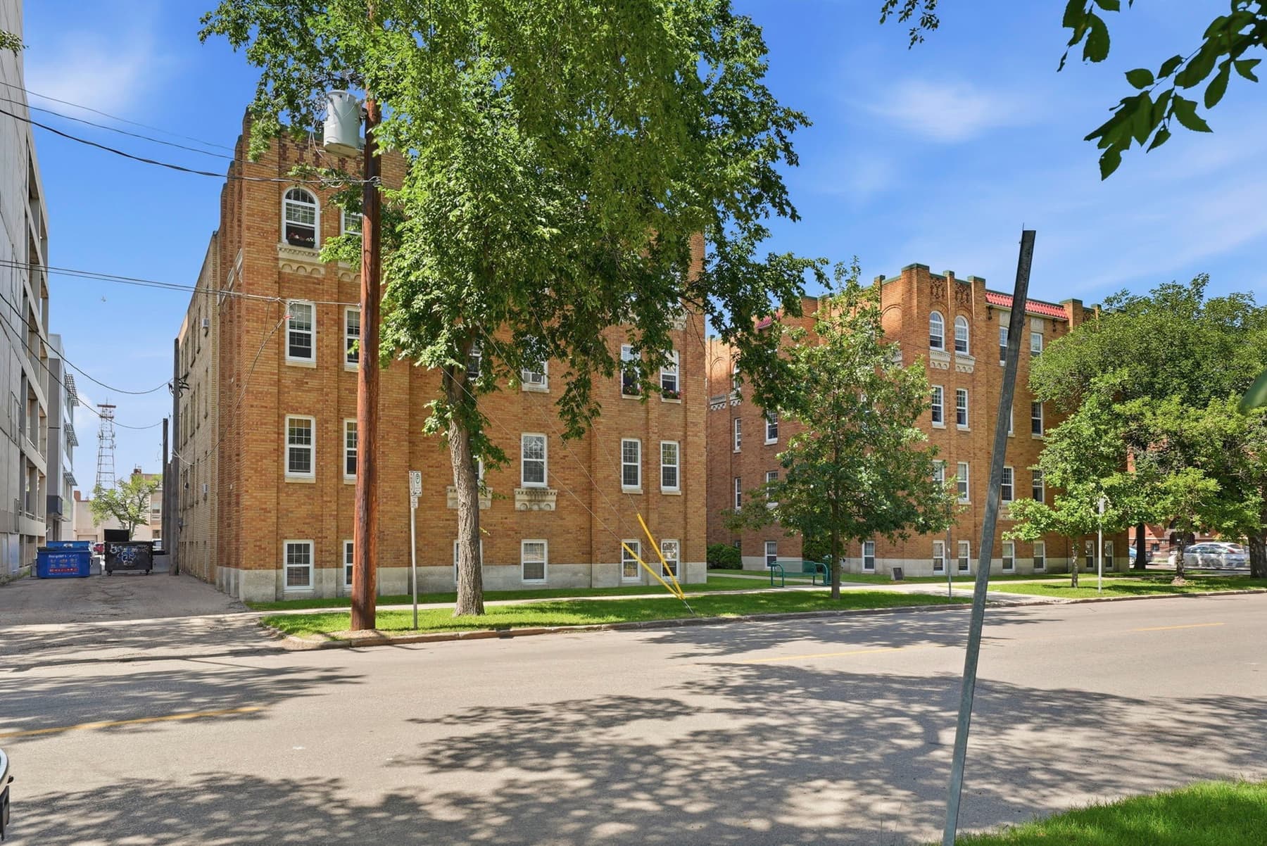 Cambridge Apartments — photo 2