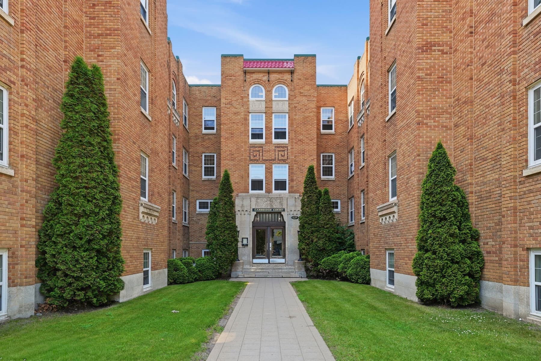 Cambridge Apartments — photo 3